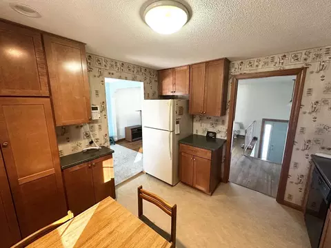 Kitchen - 32 Mohawk Path, Bellingham, MA 02019 photo 3 of 3