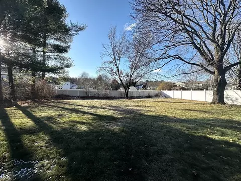Exterior - 32 Mohawk Path, Bellingham, MA 02019 photo 5 of 7