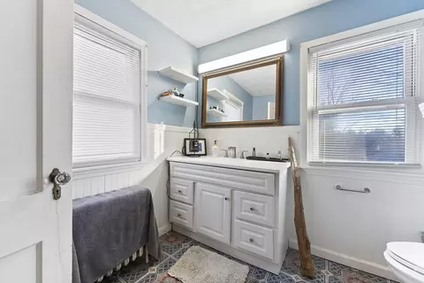 16 Pine St, West Springfield, MA 01089 photo 23