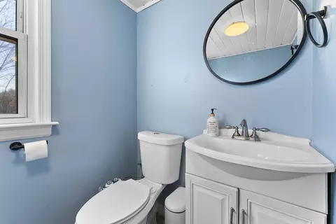16 Pine St, West Springfield, MA 01089 photo 15