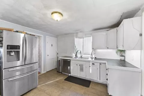 16 Pine St, West Springfield, MA 01089 photo 10