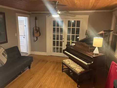 16 Pine St, West Springfield, MA 01089 photo 12