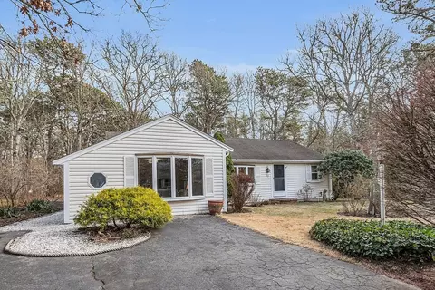 59 Barry Ln, Dennis, MA 02660