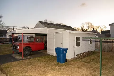 65 Lawrence St, Danvers, MA 01923 photo 8