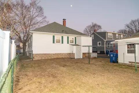65 Lawrence St, Danvers, MA 01923 photo 6
