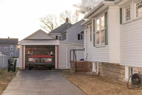 65 Lawrence St, Danvers, MA 01923 photo 2