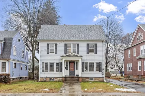 16 Westfield Rd, Holyoke, MA 01040