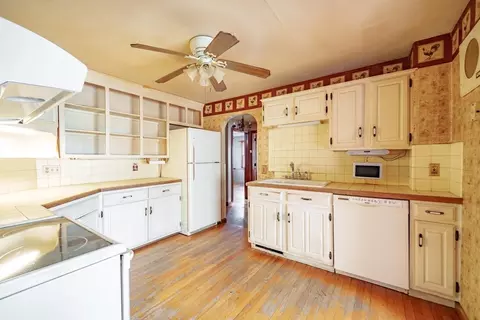 95 Forest, Chicopee, MA 01013 photo 25