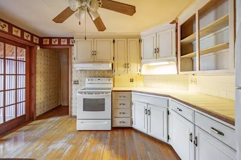 95 Forest, Chicopee, MA 01013 photo 23