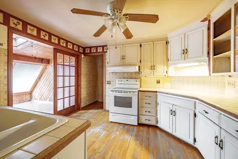 95 Forest, Chicopee, MA 01013 photo 22