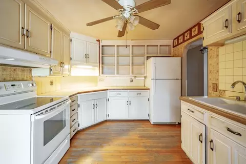 95 Forest, Chicopee, MA 01013 photo 24