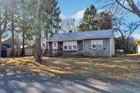 5 Tucy Ave, Bourne, MA 02532