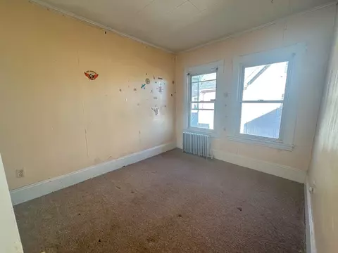 Bedroom - 29-31 Rush St, Springfield, MA 01109 photo 4 of 6