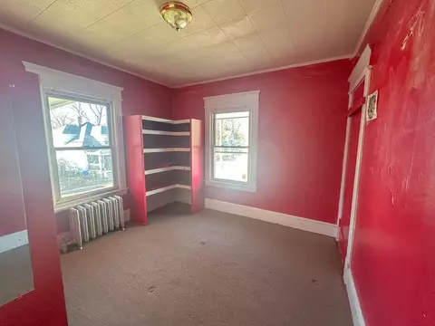 Bedroom - 29-31 Rush St, Springfield, MA 01109 photo 5 of 6