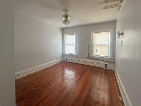 Bedroom - 29-31 Rush St, Springfield, MA 01109 photo 2 of 6