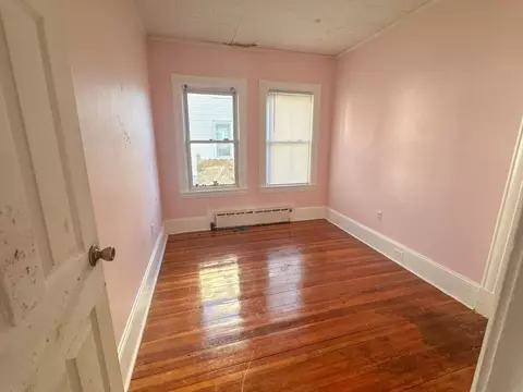 Bedroom - 29-31 Rush St, Springfield, MA 01109 photo 1 of 6