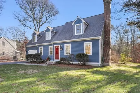 80 Bog River Bnd, Mashpee, MA 02649