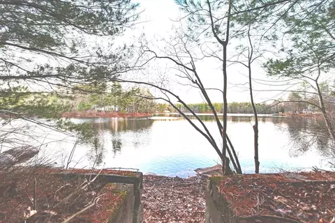 36 Tucker Ln # R, Sutton, MA 01590