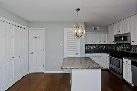 Kitchen - 39 Shad Row #39, Suffield, CT 06078 photo 6 of 6