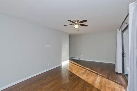 Living - 39 Shad Row #39, Suffield, CT 06078 photo 3 of 4