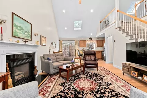 Living - 66 Papermill Rd #66, Wareham, MA 02576 photo 3 of 4
