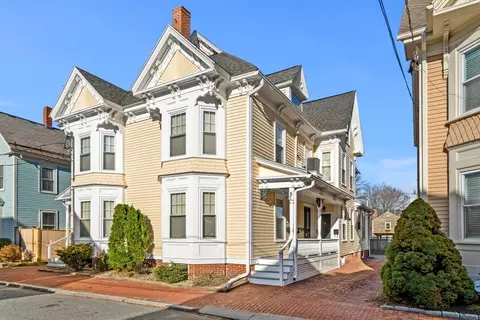 5 Horton St #F, Newburyport, MA 01950