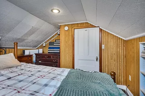 Bedroom - 14 Wiley Ave, Chicopee, MA 01020 photo 4 of 4