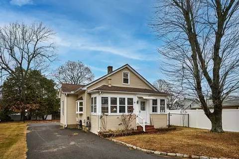 14 Wiley Ave, Chicopee, MA 01020
