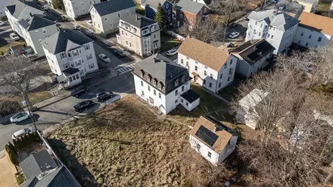 482 Snell St, Fall River, MA 02721 photo 9