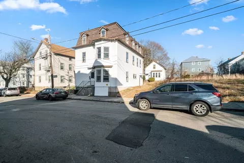 482 Snell St, Fall River, MA 02721 photo 2