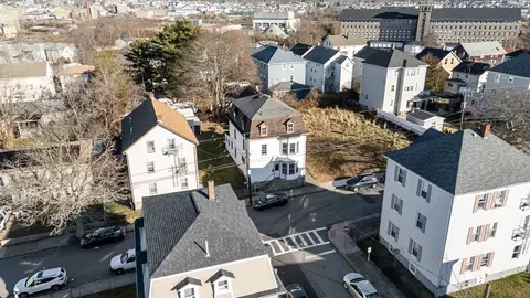 482 Snell St, Fall River, MA 02721 photo 6