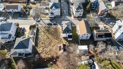 482 Snell St, Fall River, MA 02721 photo 10