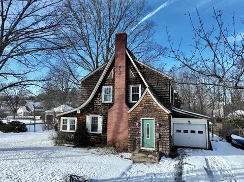 9 Stevens St, Montague, MA 01376