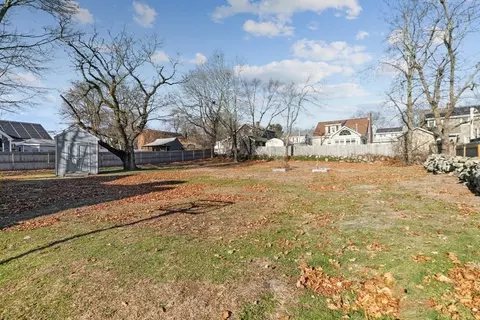 Exterior - 606 New Boston Rd, Fall River, MA 02720 photo 5 of 6