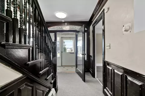 Entry Way - 606 New Boston Rd, Fall River, MA 02720 photo 2 of 5