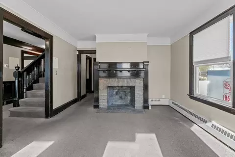 Living - 606 New Boston Rd, Fall River, MA 02720 photo 7 of 9