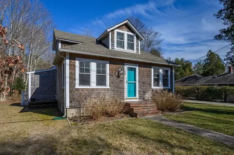 1666 Santuit Newtown Rd, Barnstable, MA 02635