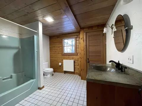 Bath - 409 Gale Rd, Warwick, MA 01378 photo 1 of 2
