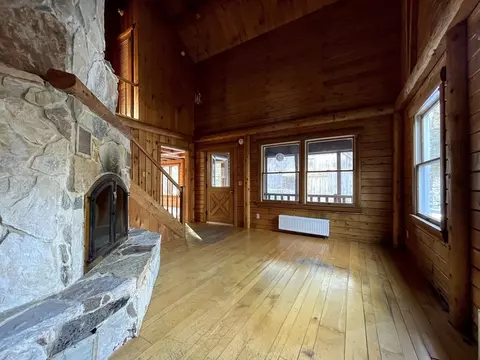 Living - 409 Gale Rd, Warwick, MA 01378 photo 2 of 4