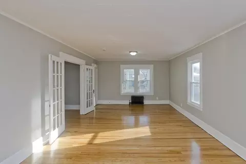 Living - 34-36 Ruskin St, Springfield, MA 01108 photo 3 of 4