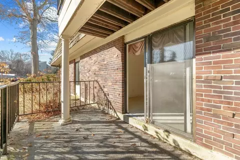 Exterior - 4700 N Main St #1E, Fall River, MA 02720 photo 4 of 10