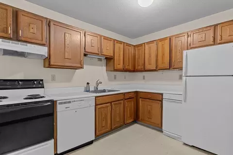 Kitchen - 4700 N Main St #1E, Fall River, MA 02720 photo 4 of 4