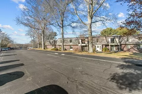 Exterior - 4700 N Main St #1E, Fall River, MA 02720 photo 7 of 10
