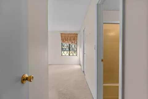 Bedroom - 4700 N Main St #1E, Fall River, MA 02720 photo 5 of 7