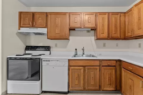 Kitchen - 4700 N Main St #1E, Fall River, MA 02720 photo 3 of 4