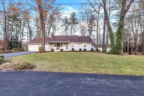 12 Susan Dr, Southampton, MA 01073