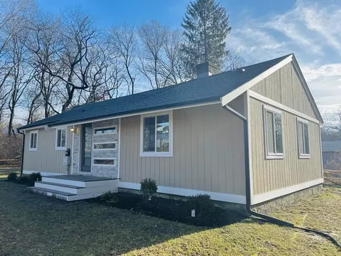 437 N Wheaton, Seekonk, MA 02771