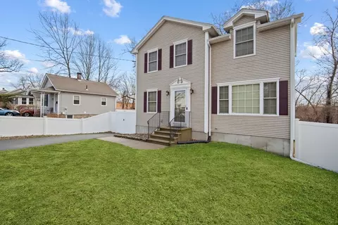 63 Agnes St, Springfield, MA 01118 photo 2