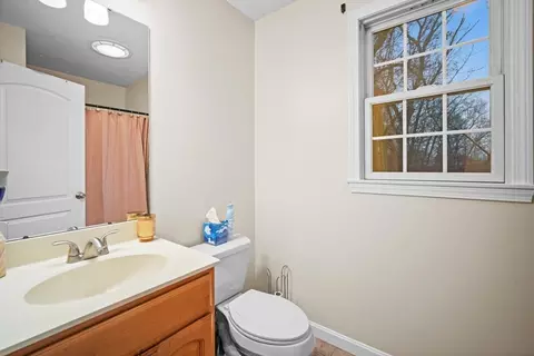 63 Agnes St, Springfield, MA 01118 photo 22