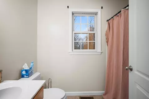 63 Agnes St, Springfield, MA 01118 photo 23